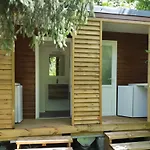 Mobil Confortable Avec Terrasse A - Api-1-52-1290 Campsite Challes-les-Eaux